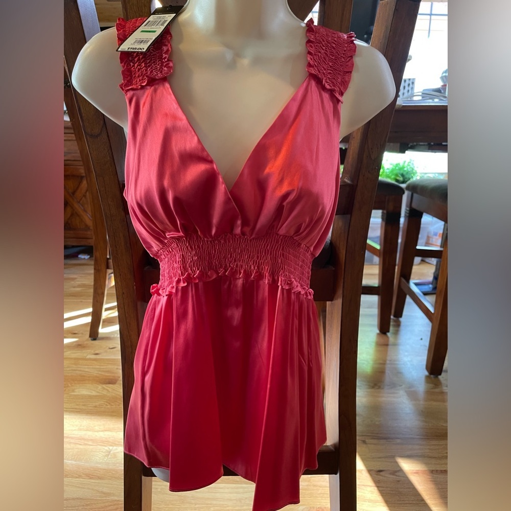 BCBG Maxazaria   NWT sleeveless blouse